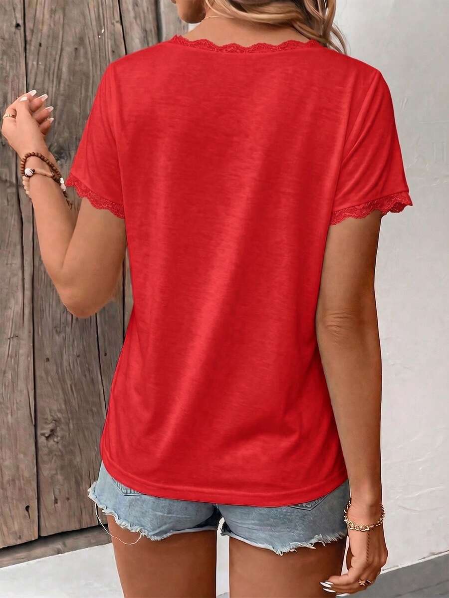 Camiseta Decote V com Detalhe em Renda IMG 29