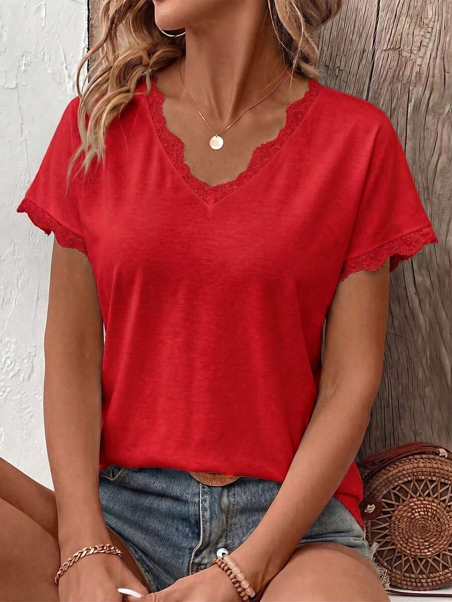 Camiseta Decote V com Detalhe em Renda IMG 33