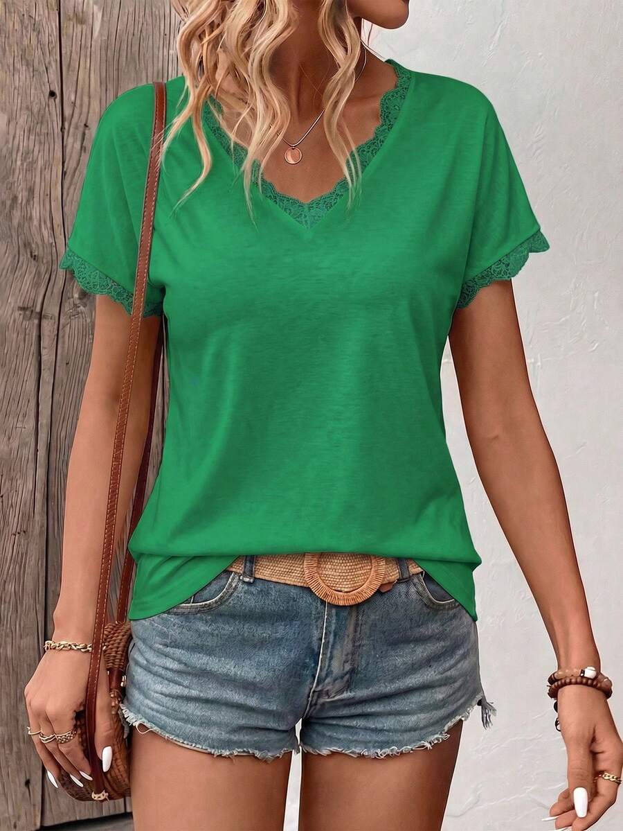 Camiseta Decote V com Detalhe em Renda IMG 34