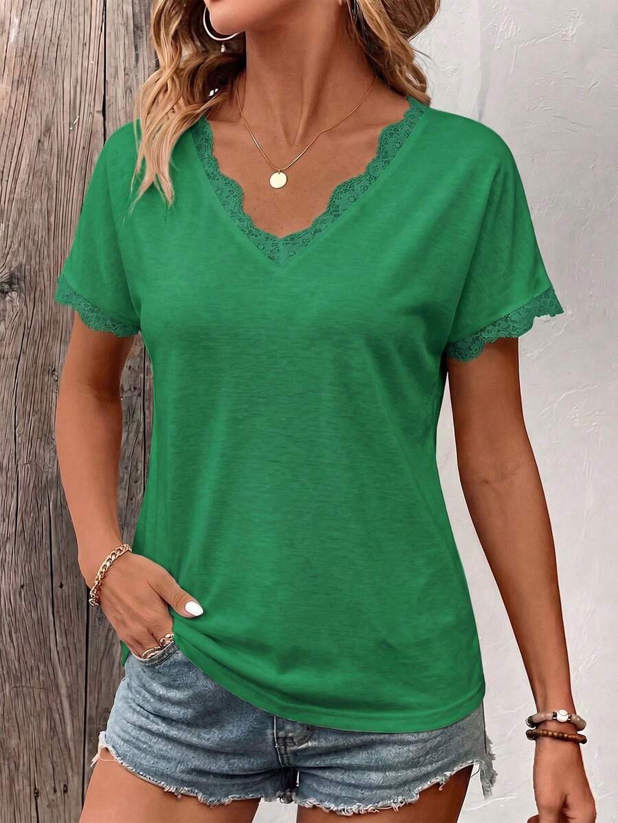 Camiseta Decote V com Detalhe em Renda IMG 36