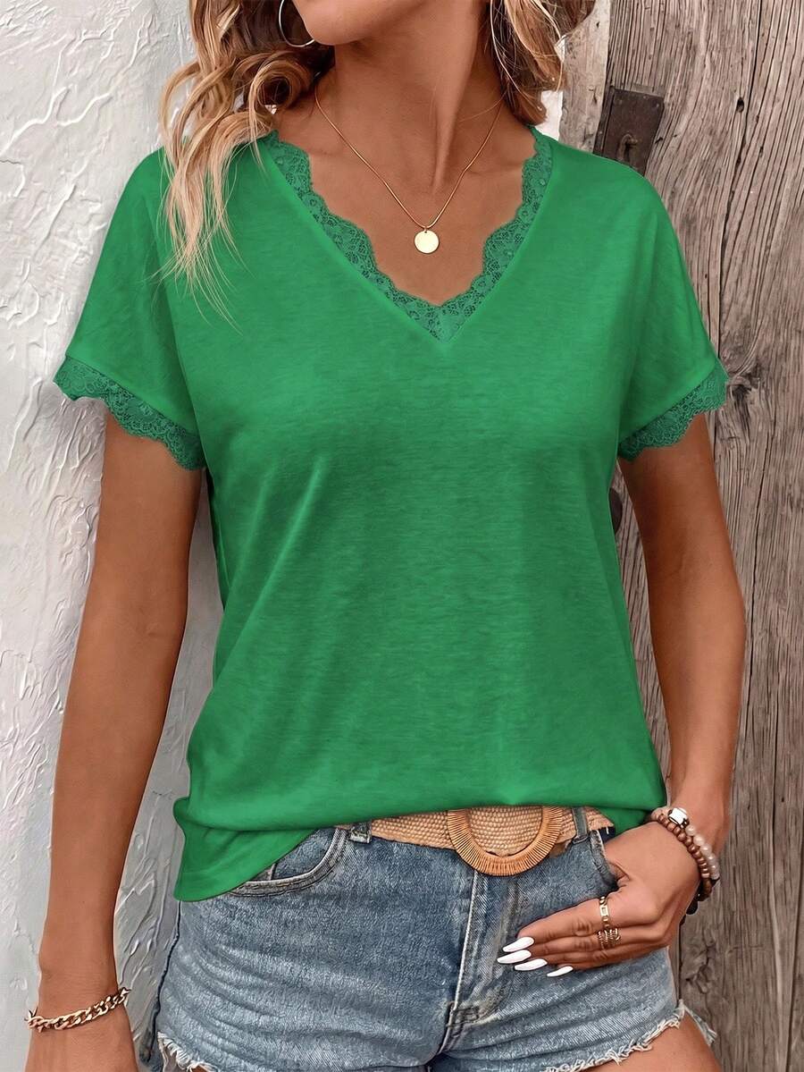 Camiseta Decote V com Detalhe em Renda IMG 38