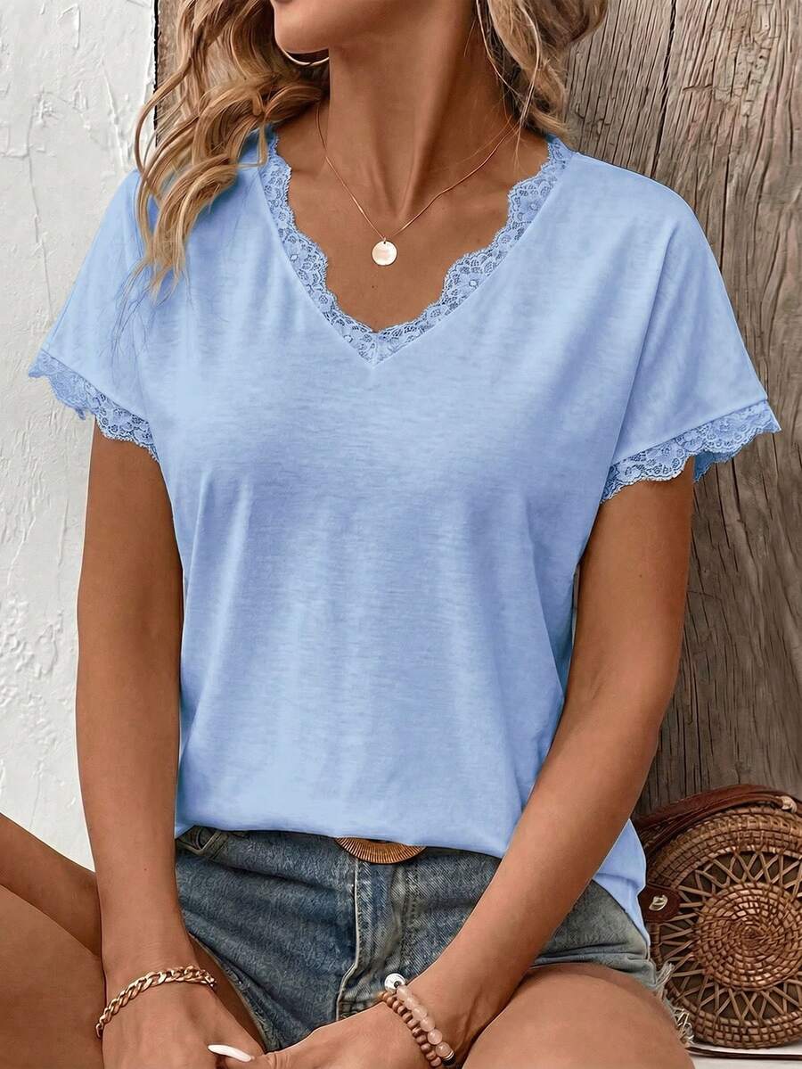 Camiseta Decote V com Detalhe em Renda IMG 48