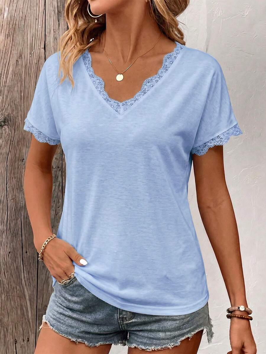 Camiseta Decote V com Detalhe em Renda IMG 49
