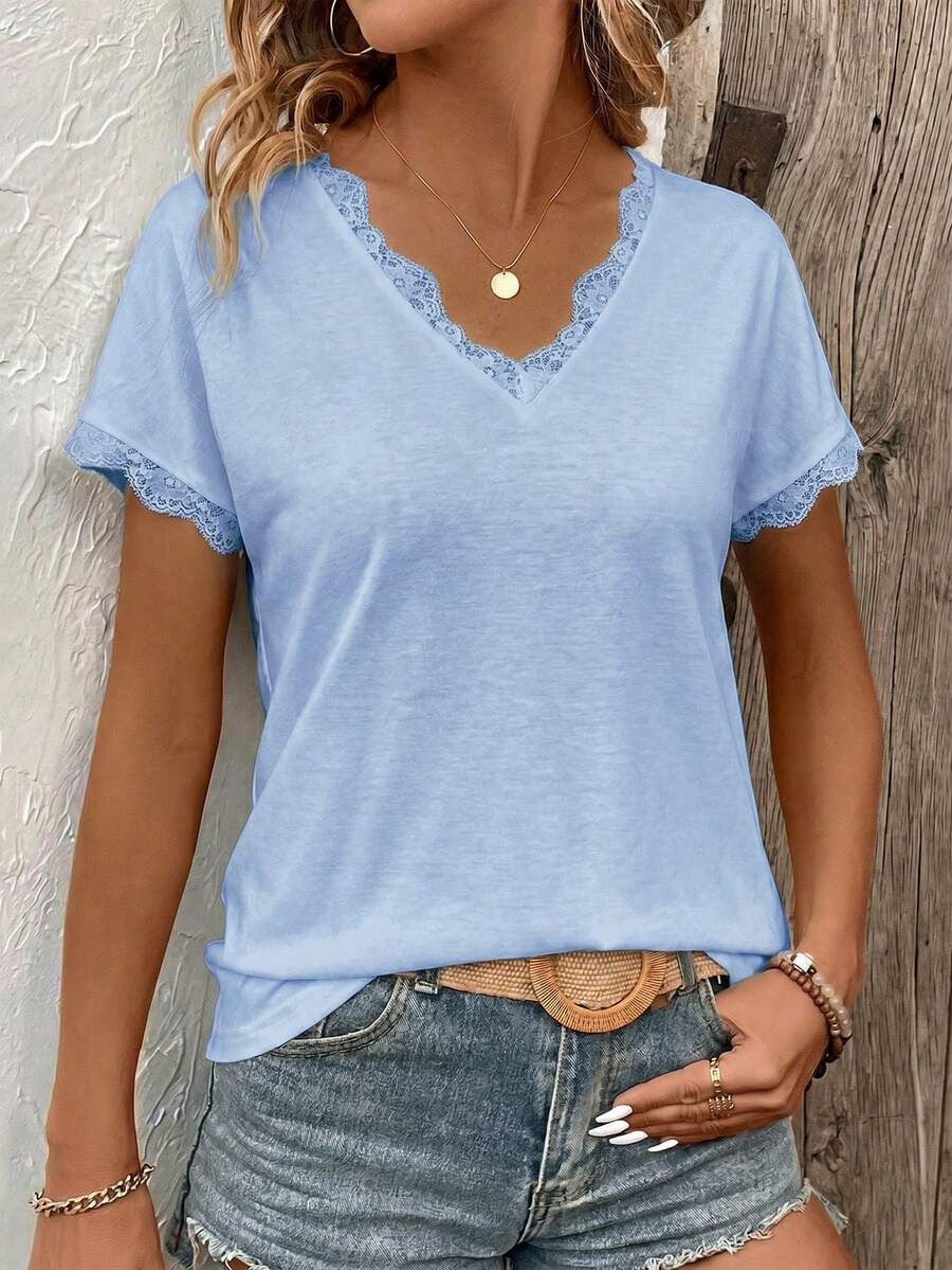 Camiseta Decote V com Detalhe em Renda IMG 50