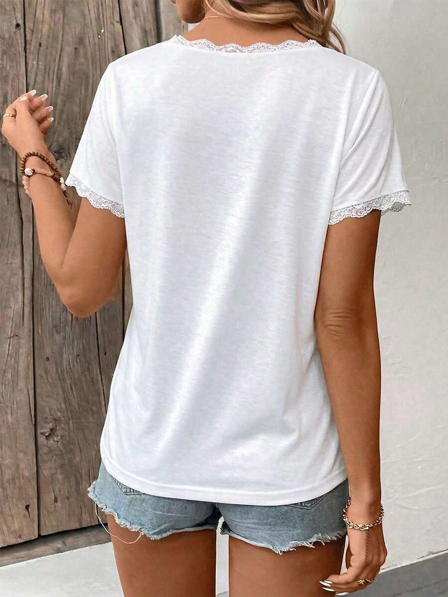 Camiseta Decote V com Detalhe em Renda IMG 53