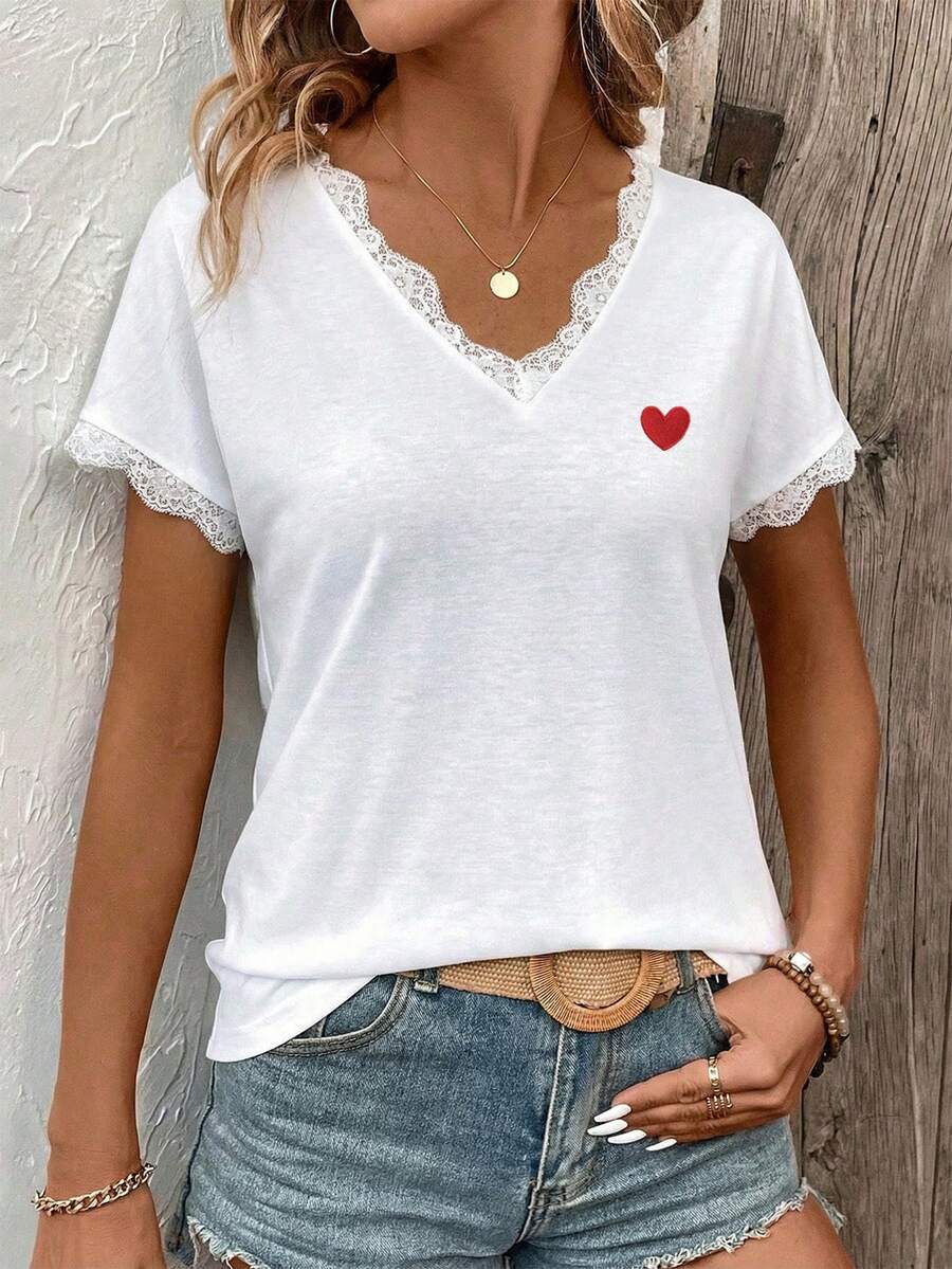 Camiseta Decote V com Detalhe em Renda IMG 56