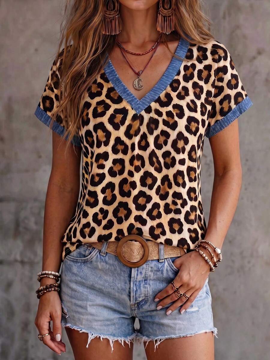 Camiseta Decote V com Detalhe em Renda IMG 59