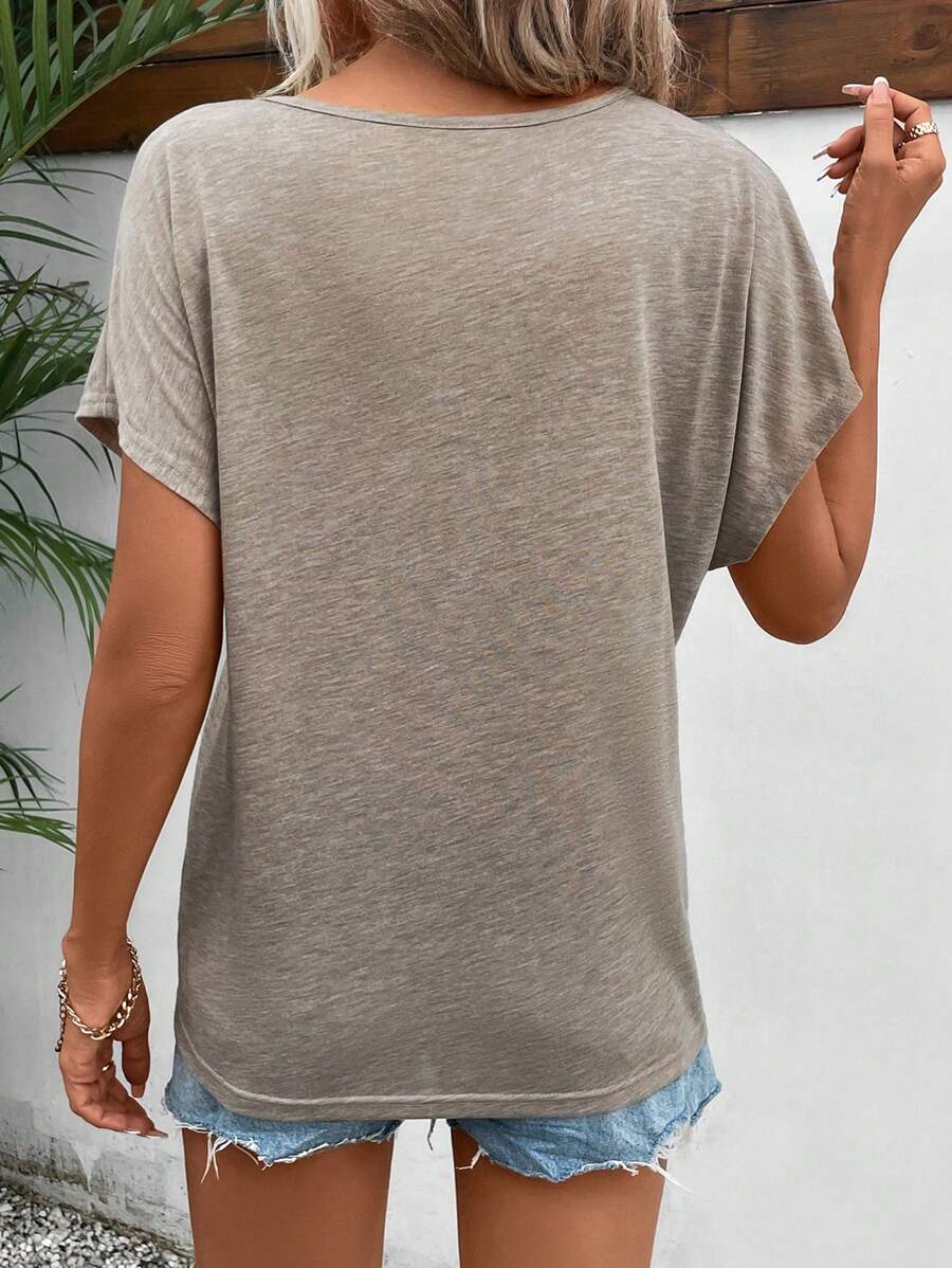 Camiseta Decote V com Manga Bordada IMG 2