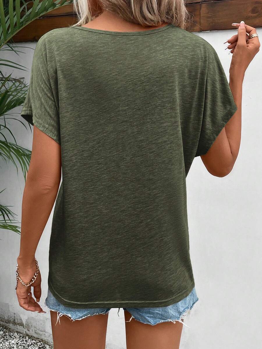Camiseta Decote V com Manga Bordada IMG 38