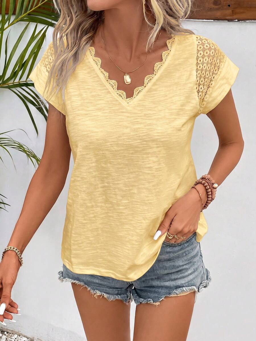 Camiseta Decote V com Renda IMG 106