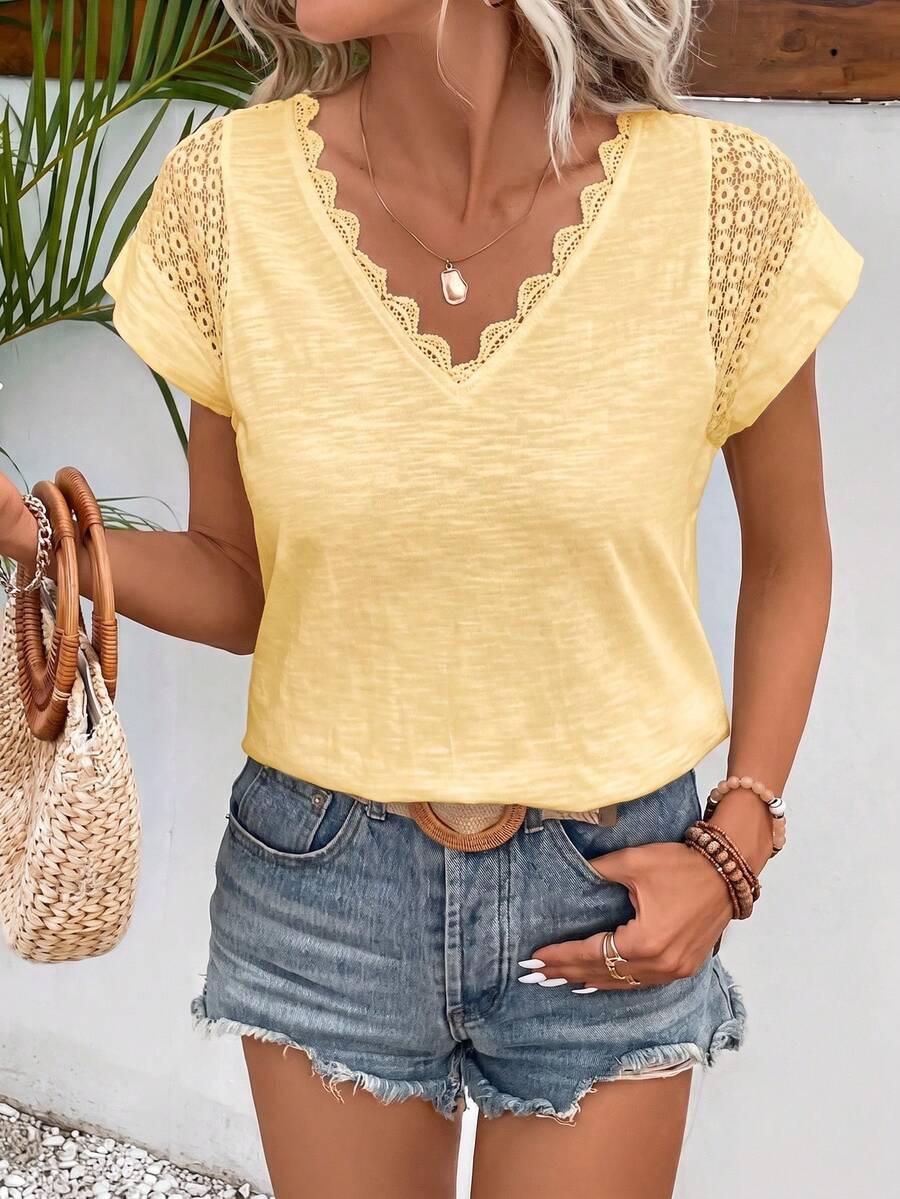 Camiseta Decote V com Renda IMG 109