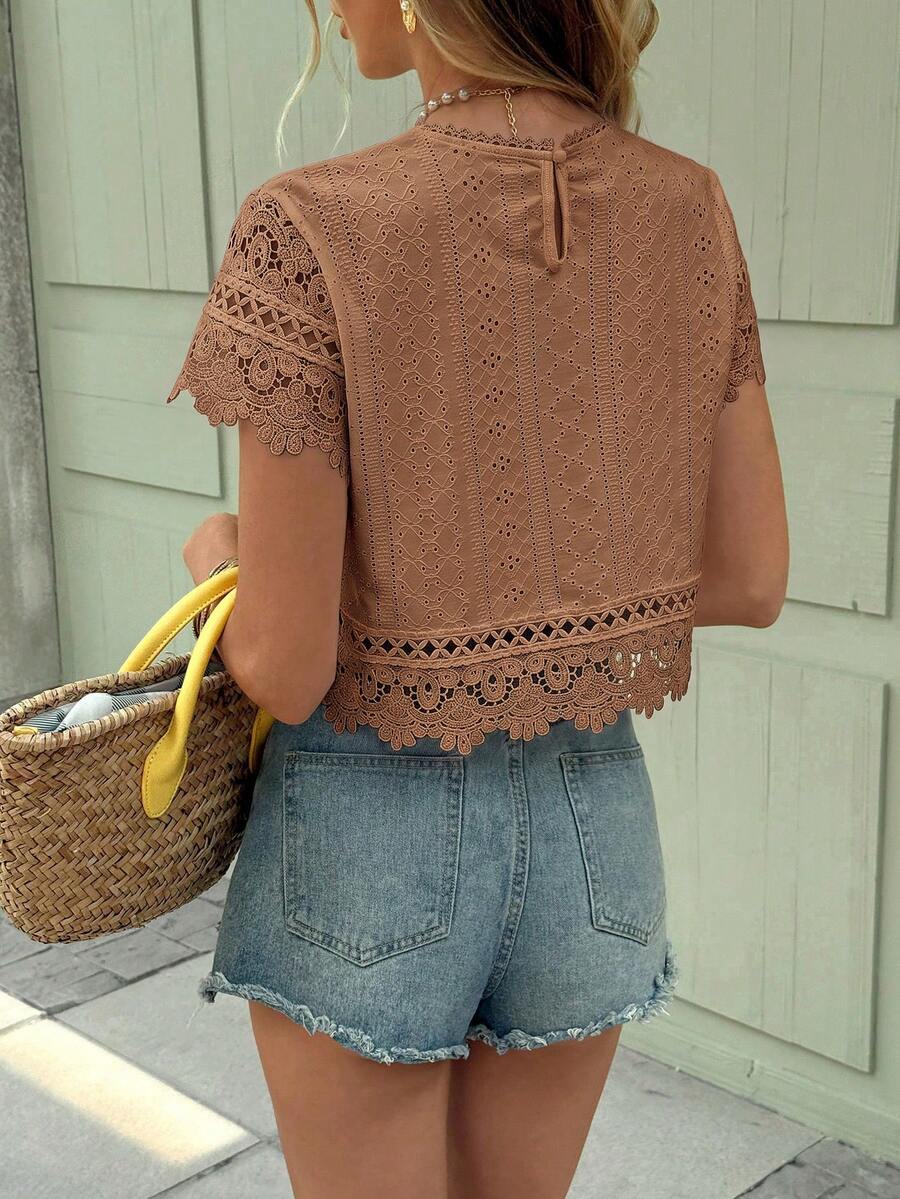 Camiseta Gola Redonda com Renda IMG 17