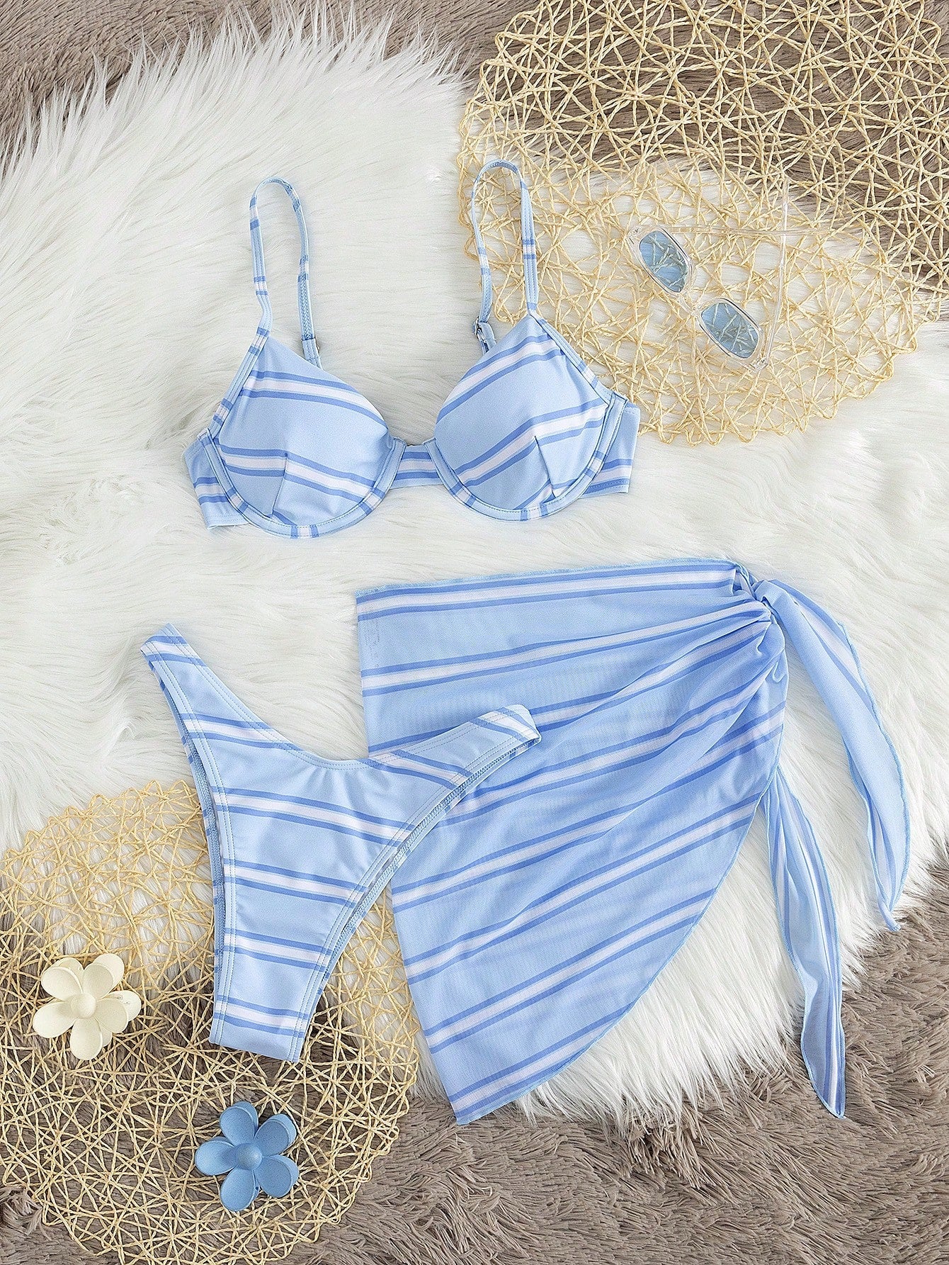 Conjunto Biquíni 3 Peças Azul com Decote nas Costas - imagem 2