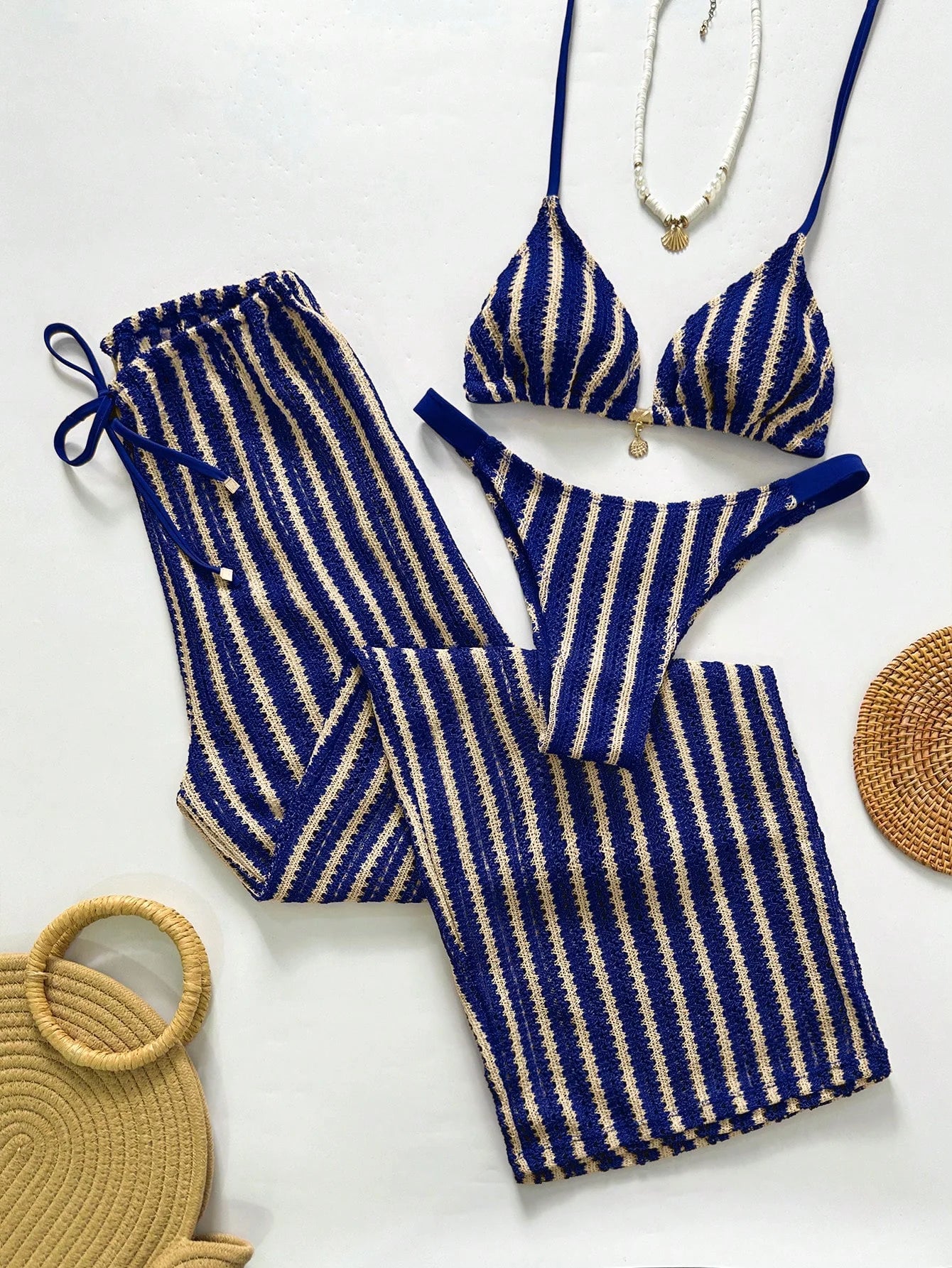 Conjunto de Biquíni Triangular com Top Longo 3 Peças