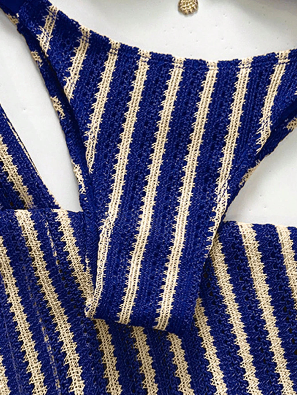 Conjunto de Biquíni Triangular com Top Longo 3 Peças
