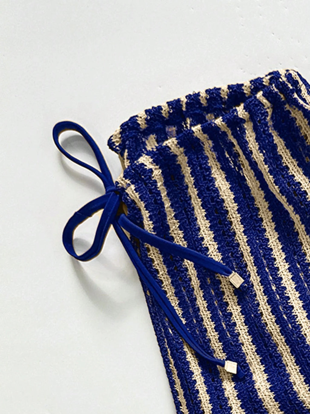 Conjunto de Biquíni Triangular com Top Longo 3 Peças
