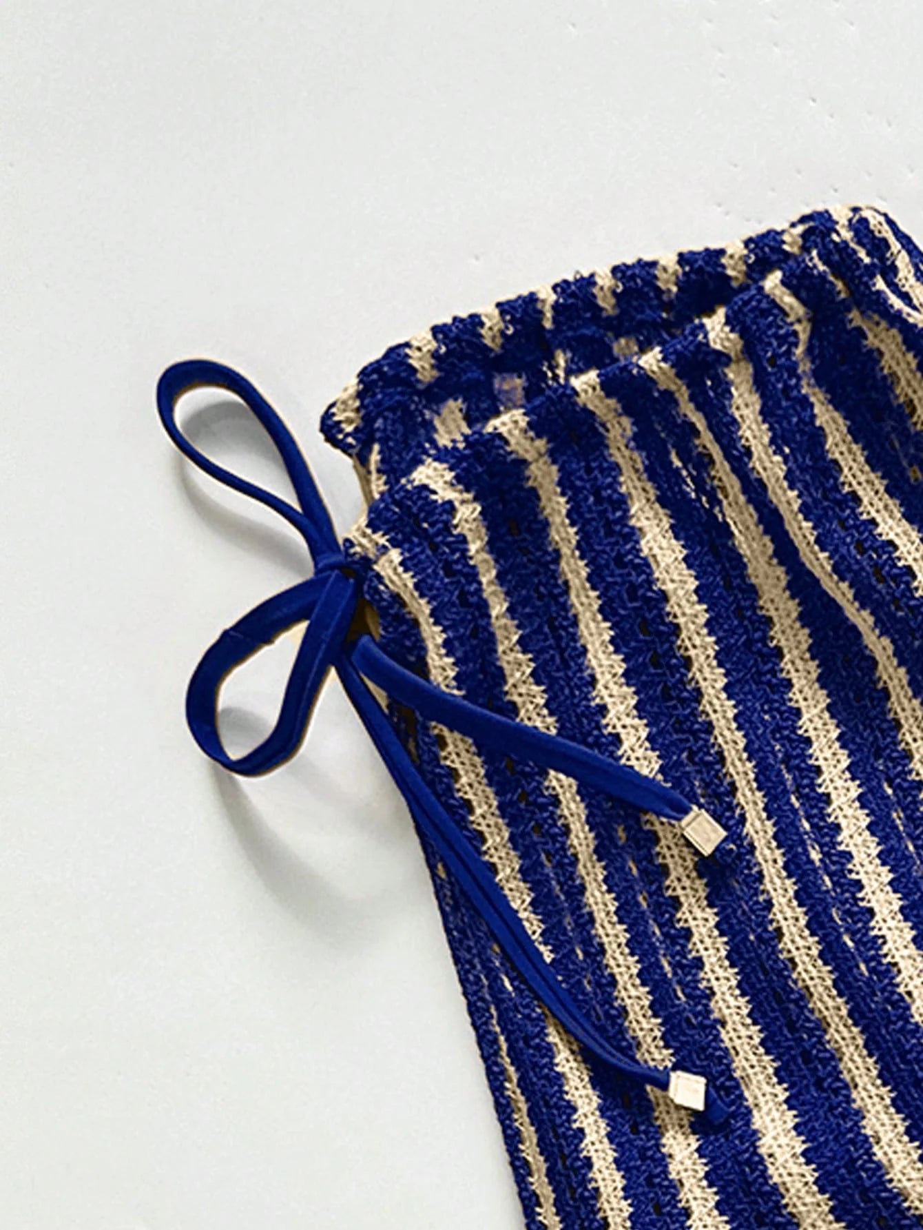 Conjunto de Biquíni Triangular com Top Longo 3 Peças