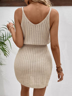 Vestido Curto de Tricô com Decote U e Costas Abertas - La Lecce