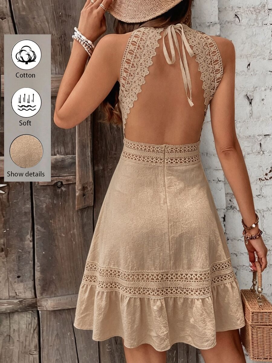 Vestido Curto Frente Única com Babado e Laço