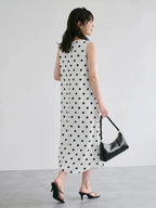 Vestido Midi Poá com Gola Redonda e Bolsos - La Lecce