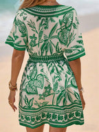 Vestido Curto de Praia com Decote V e Cintura Marcada - detalhe
