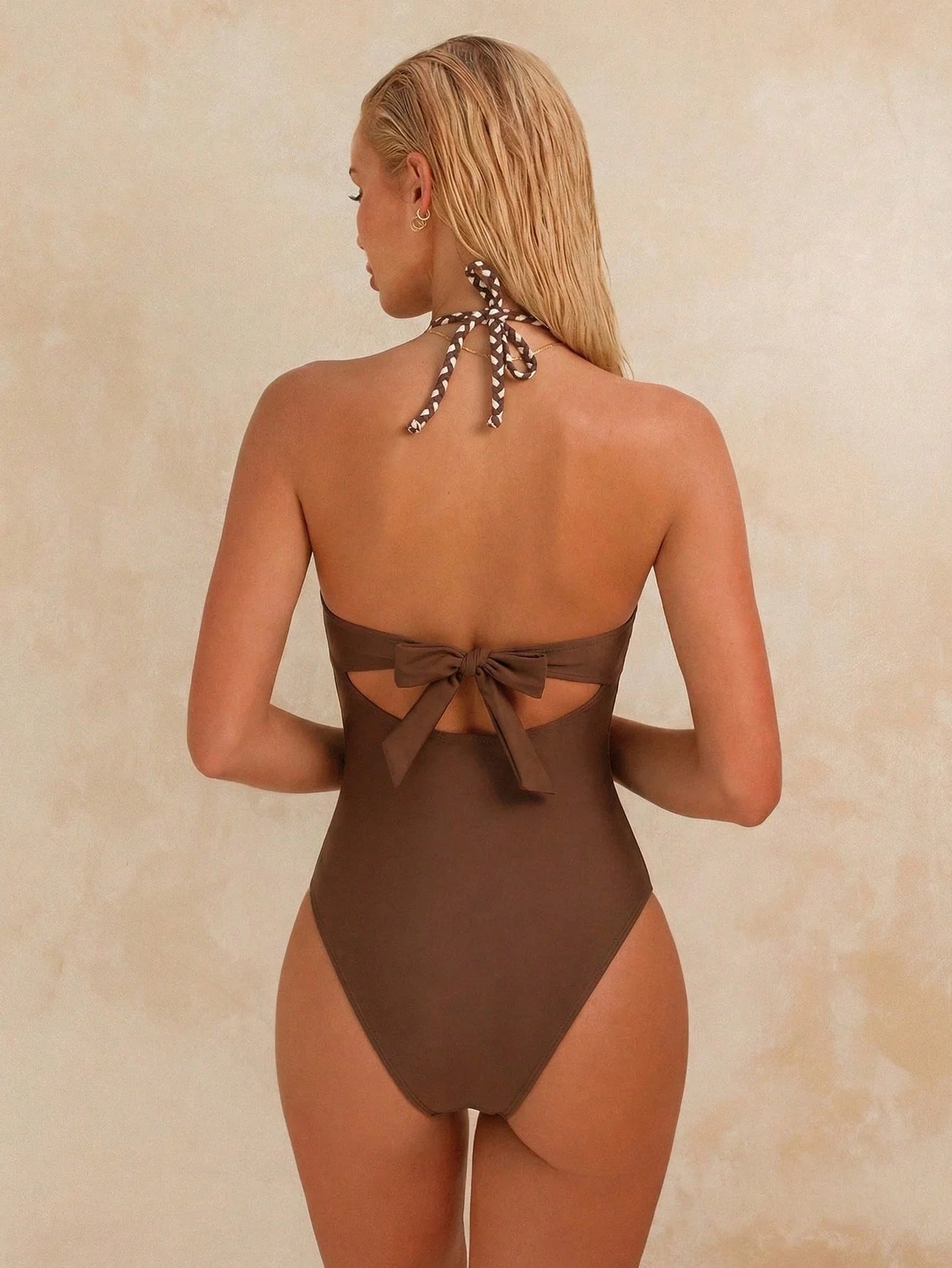 Maiô Bandeau com Amarração nas Costas - imagem 10