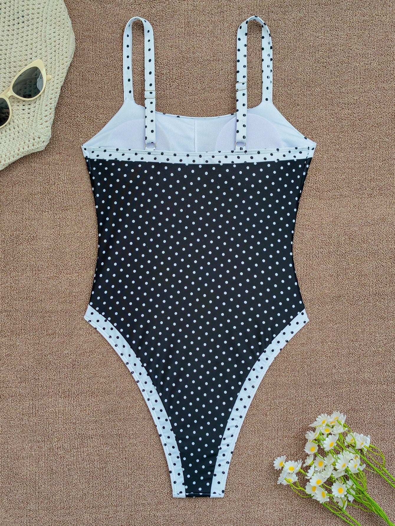 Maiô Cintura Contrastada com Decote Elegante - imagem 18