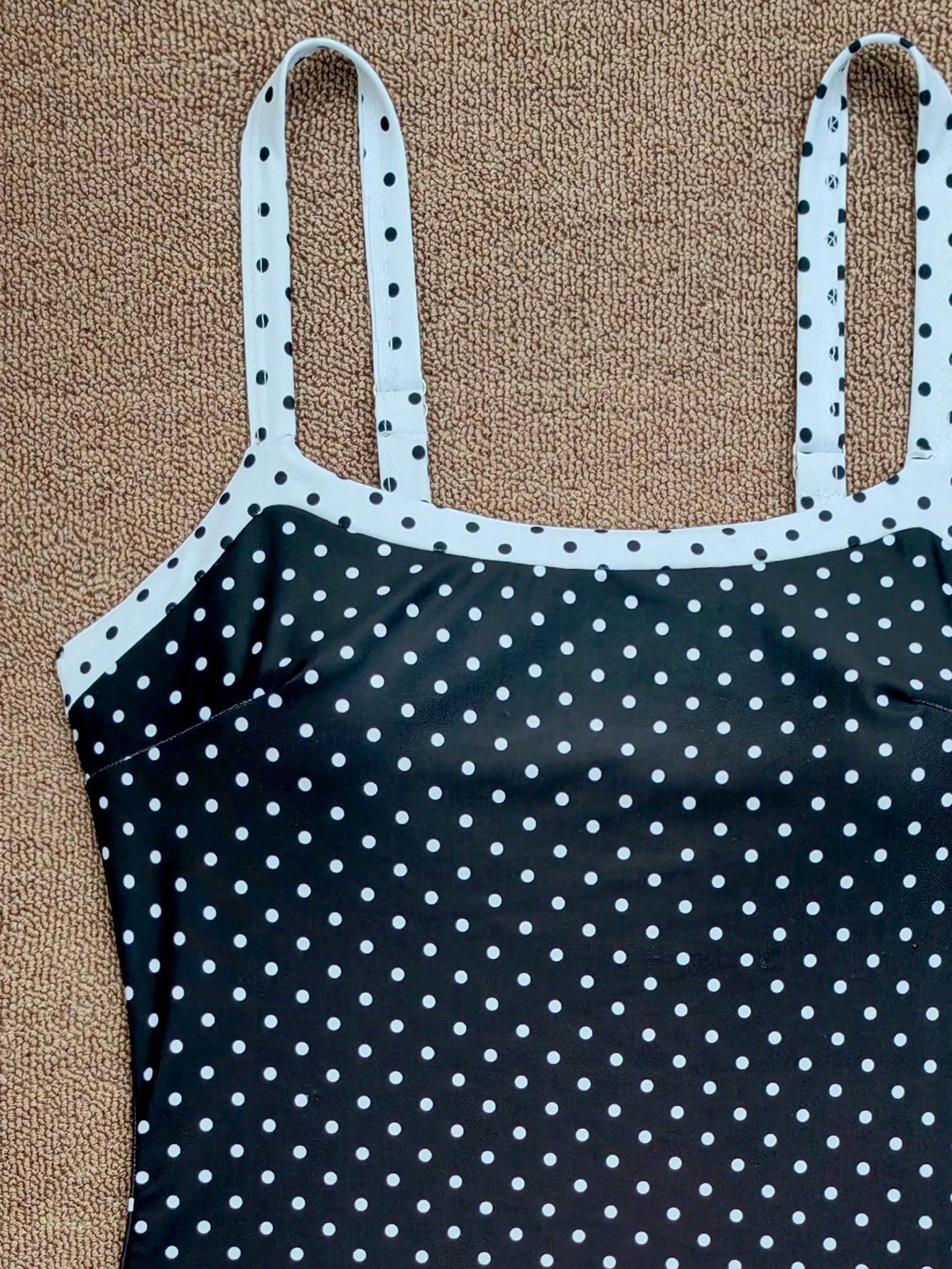 Maiô Cintura Contrastada com Decote Elegante - imagem 19