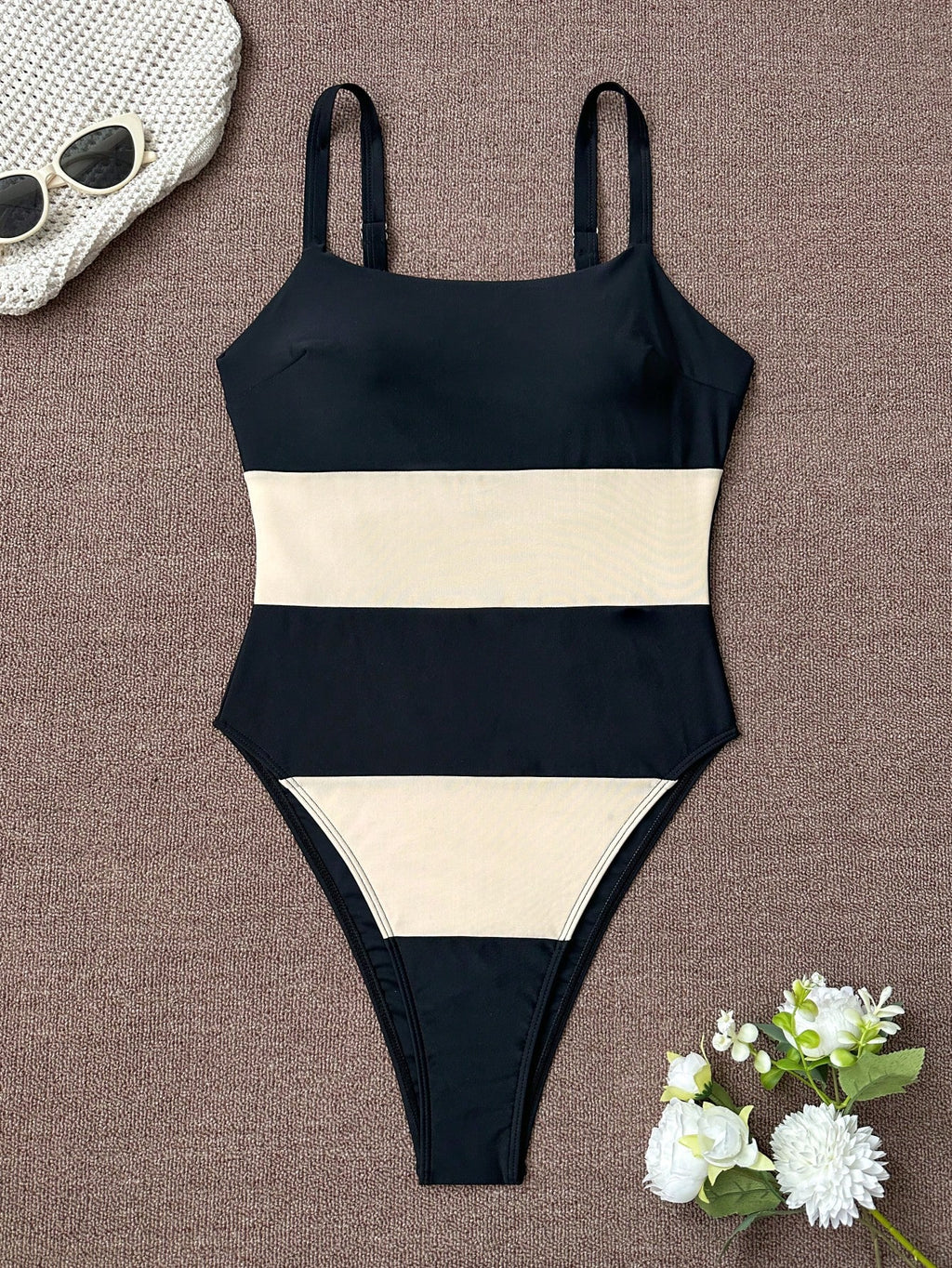 Maiô Cintura Contrastada com Decote Elegante - imagem 22