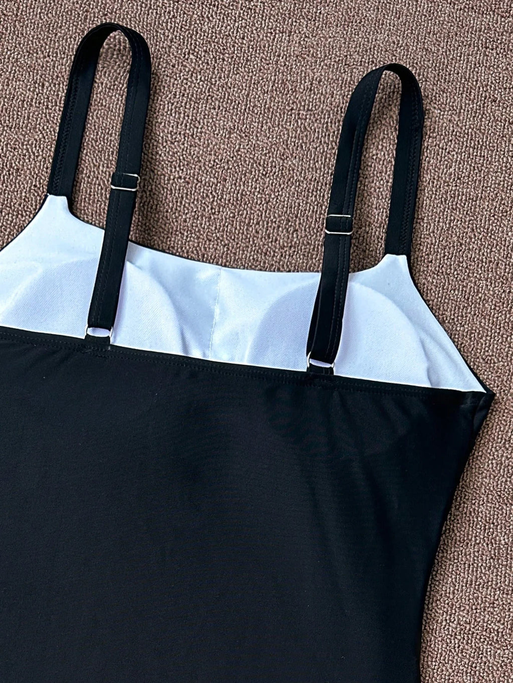 Maiô Cintura Contrastada com Decote Elegante - imagem 26