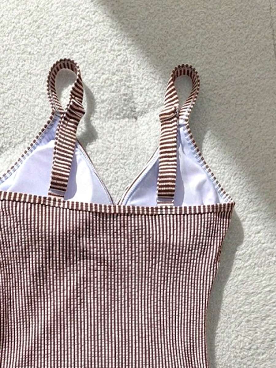 Maiô de Peça Única com Decote V IMG 12
