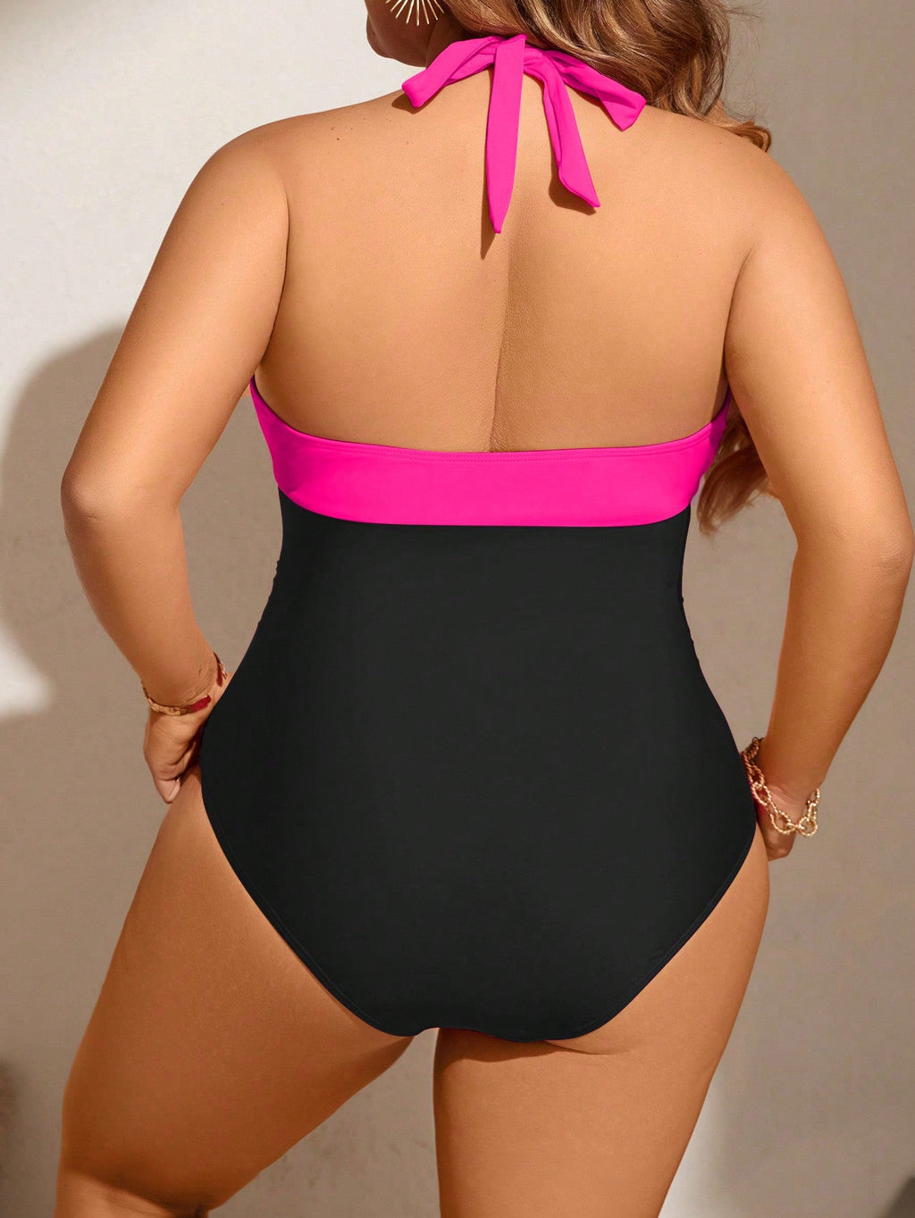 Maiô Plus Size Halter com Pregas - imagem 2