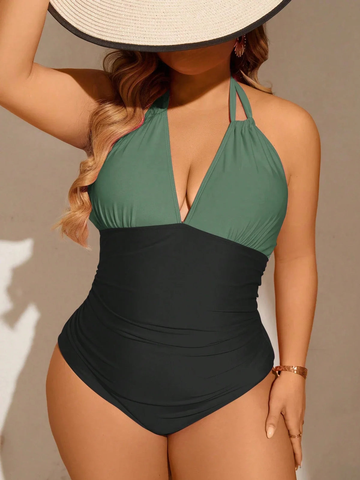 Maiô Plus Size Halter com Pregas - antiga 1