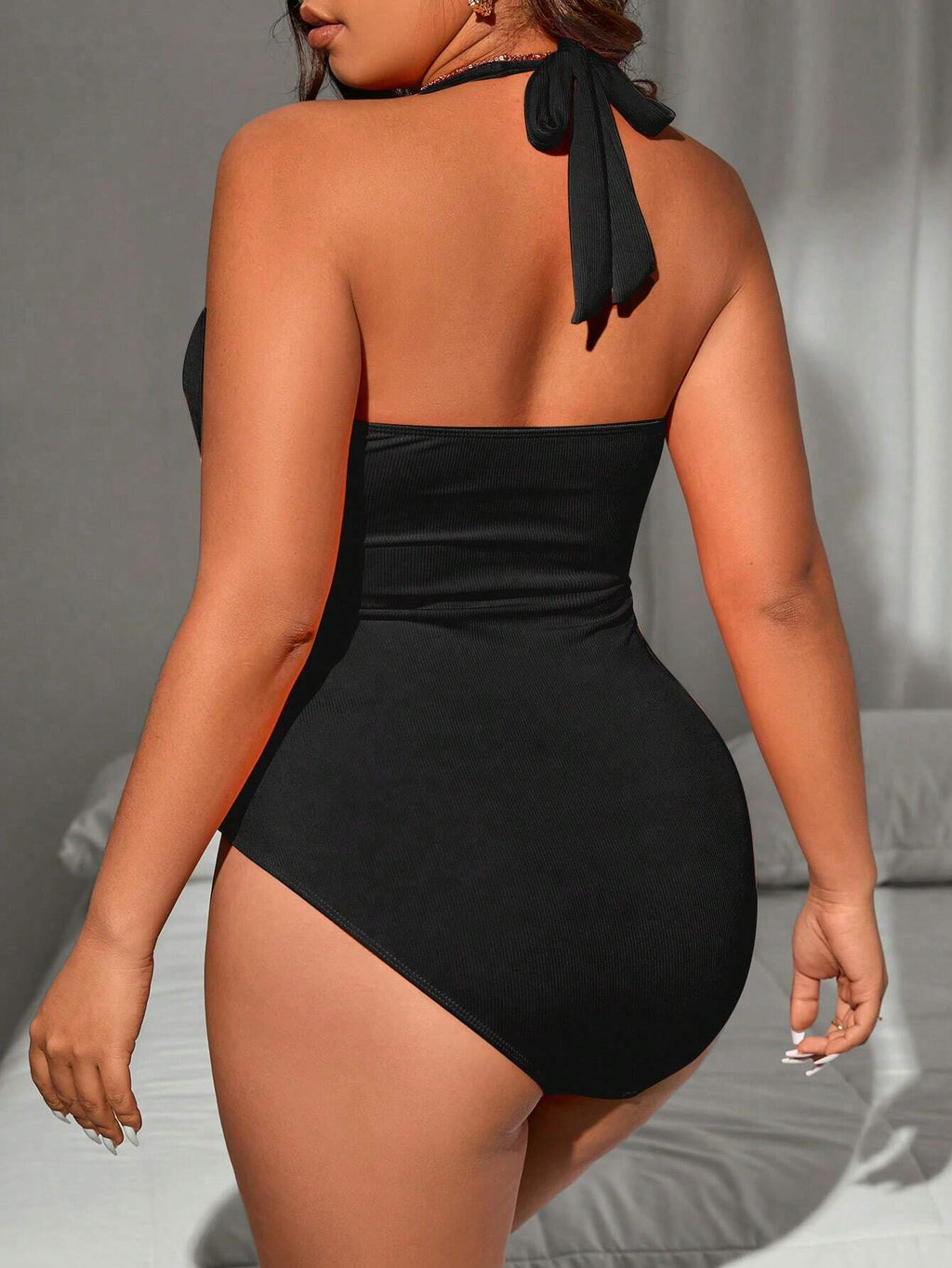 Maiô Plus Size Halter Torcido - imagem 2