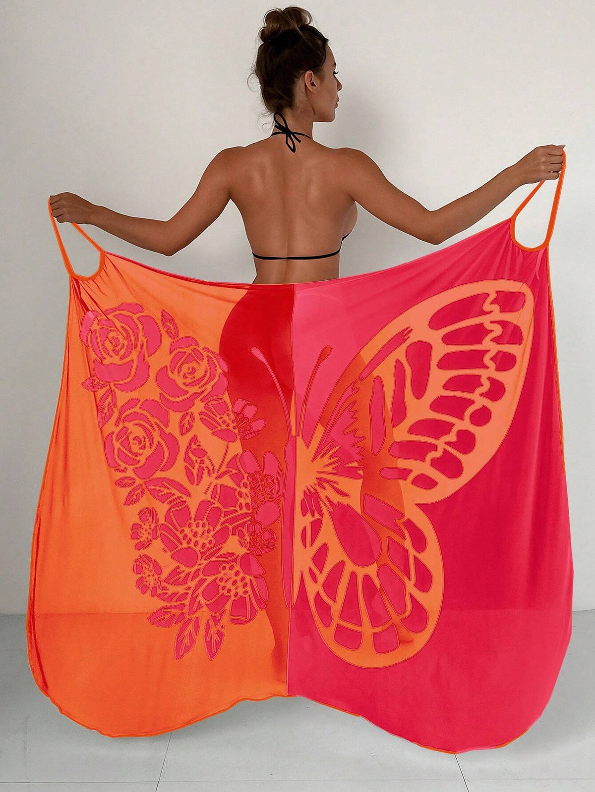 Saída de Praia Estampa Floral e Borboleta - La Lecce