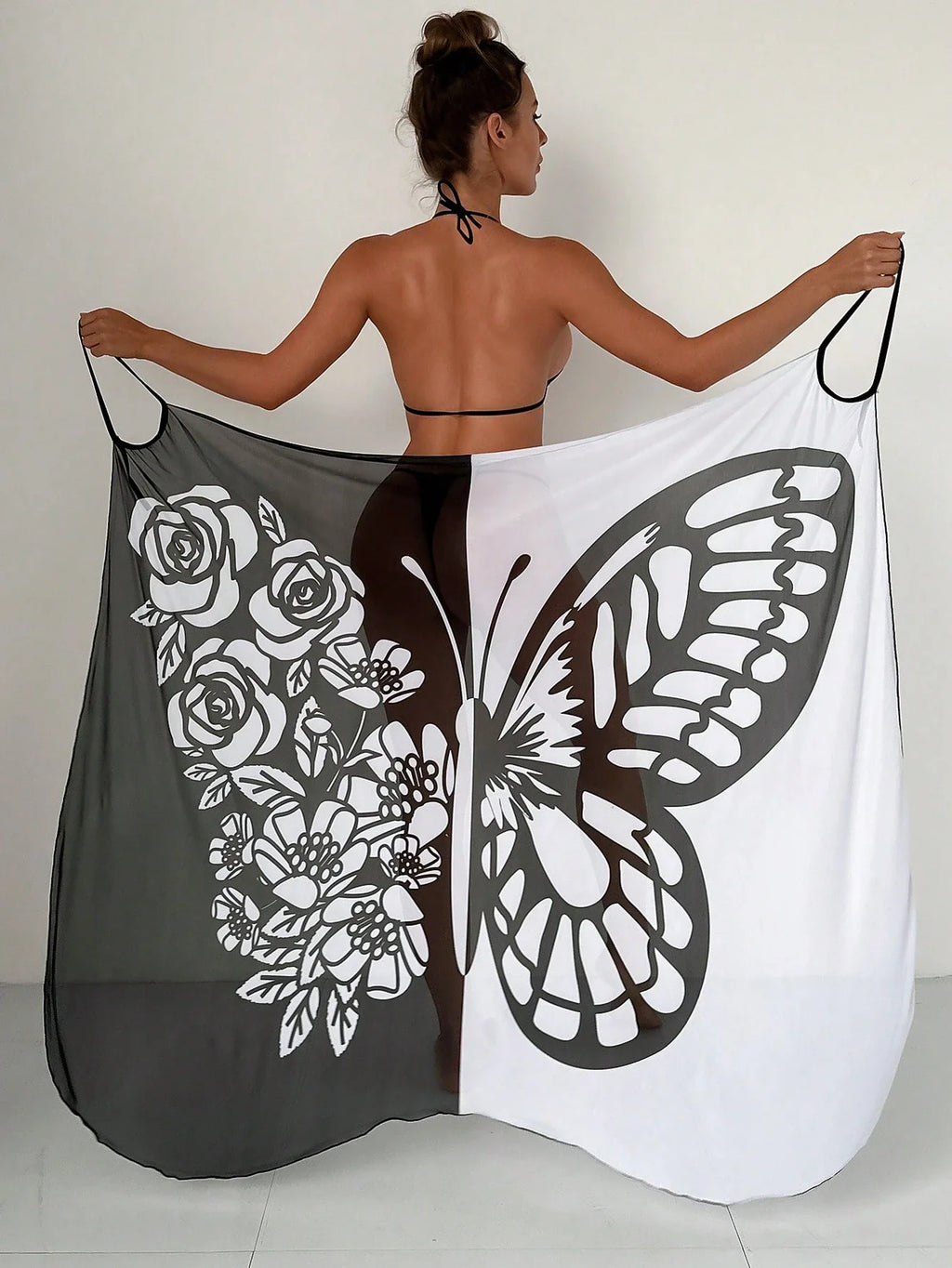 Saída de Praia Estampa Floral e Borboleta - La Lecce