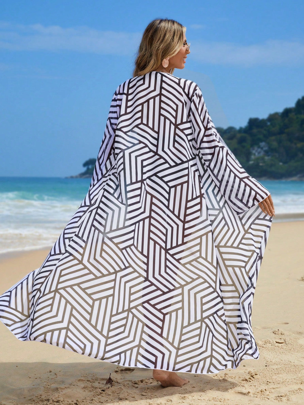 Saída de Praia Kimono Manga Comprida Estampa Geométrica - imagem 2