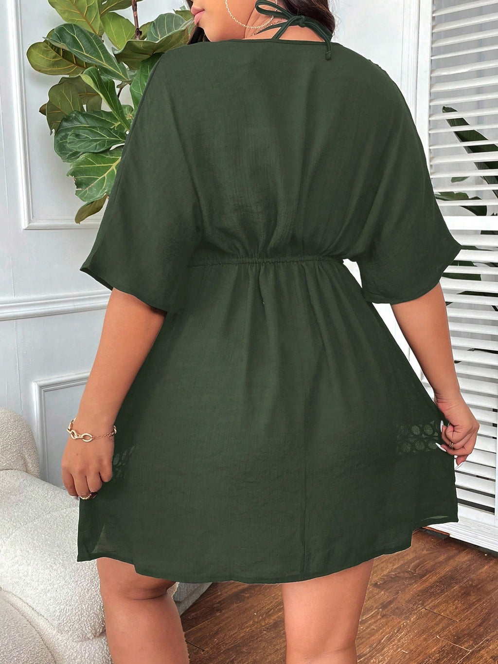 Saída de Praia Plus Size Bordado Vazado