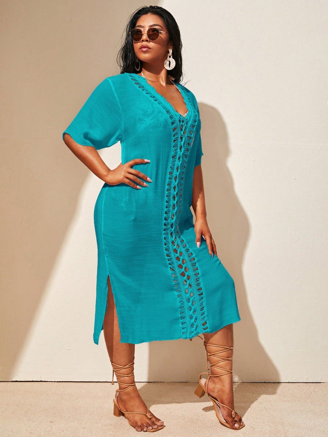 Saída de Praia Plus Size Detalhe Vazado - imagem 3
