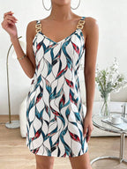 Vestido Curto Estilo Camiseta com Detalhe em Corrente - La Lecce
