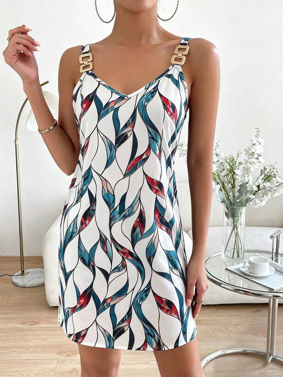 Vestido Curto Estilo Camiseta com Detalhe em Corrente - La Lecce