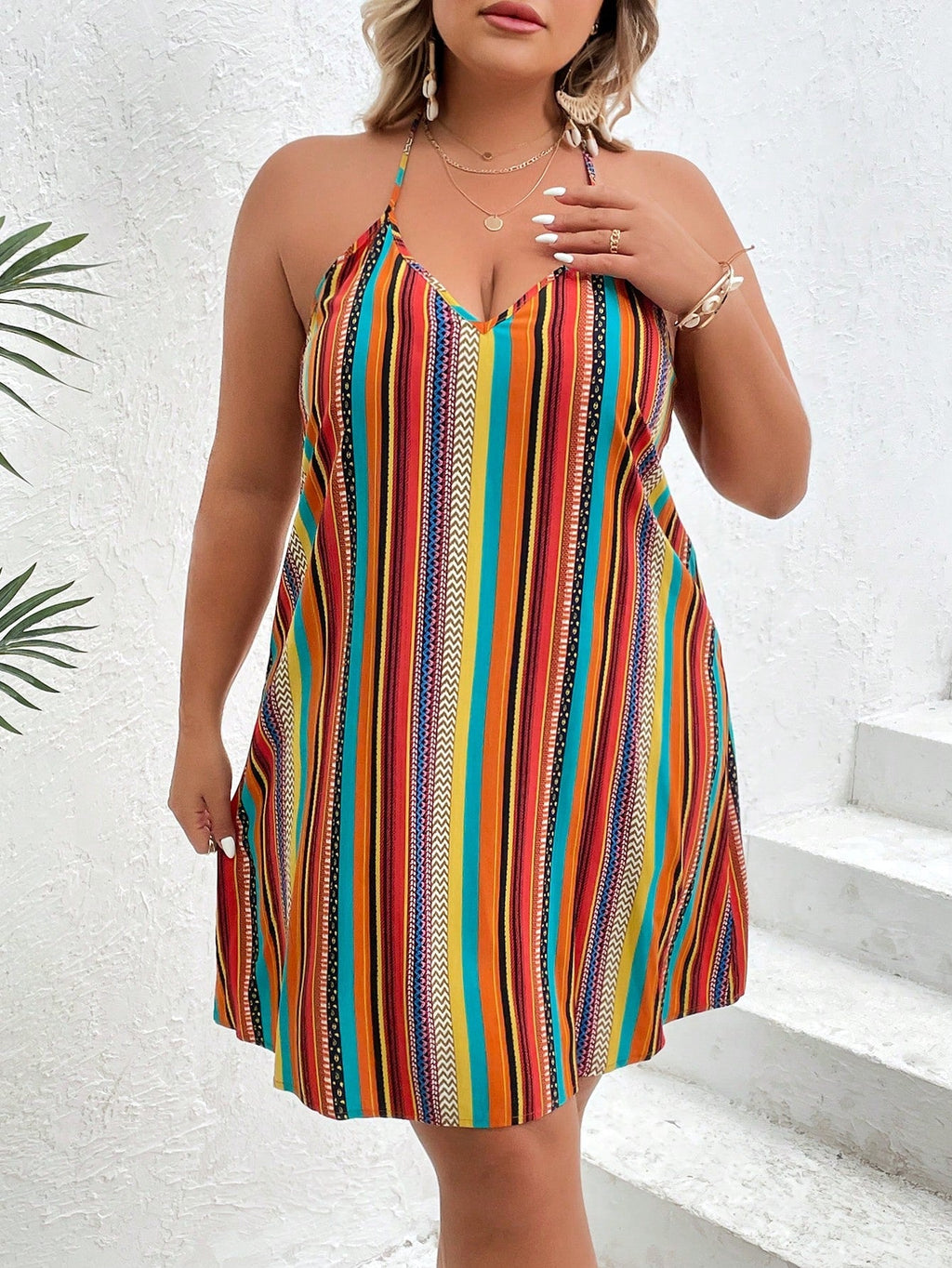Vestido de Praia Plus Size Halter Listrado - imagem 1