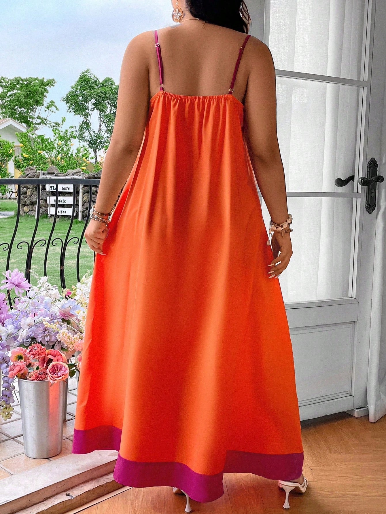 Vestido Longo Plus Size Recorte em Bloco - imagem 2
