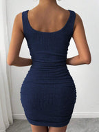 Vestido Mini Sem Mangas Franzido com Decote U - La Lecce