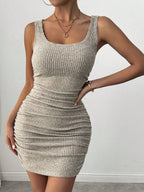 Vestido Mini Sem Mangas Franzido com Decote U - La Lecce