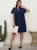 Vestido Plus Size com Decote Entalhado - imagem 1