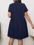 Vestido Plus Size com Decote Entalhado - imagem 2