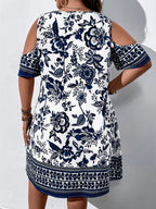 Vestido Plus Size Ombro à Mostra