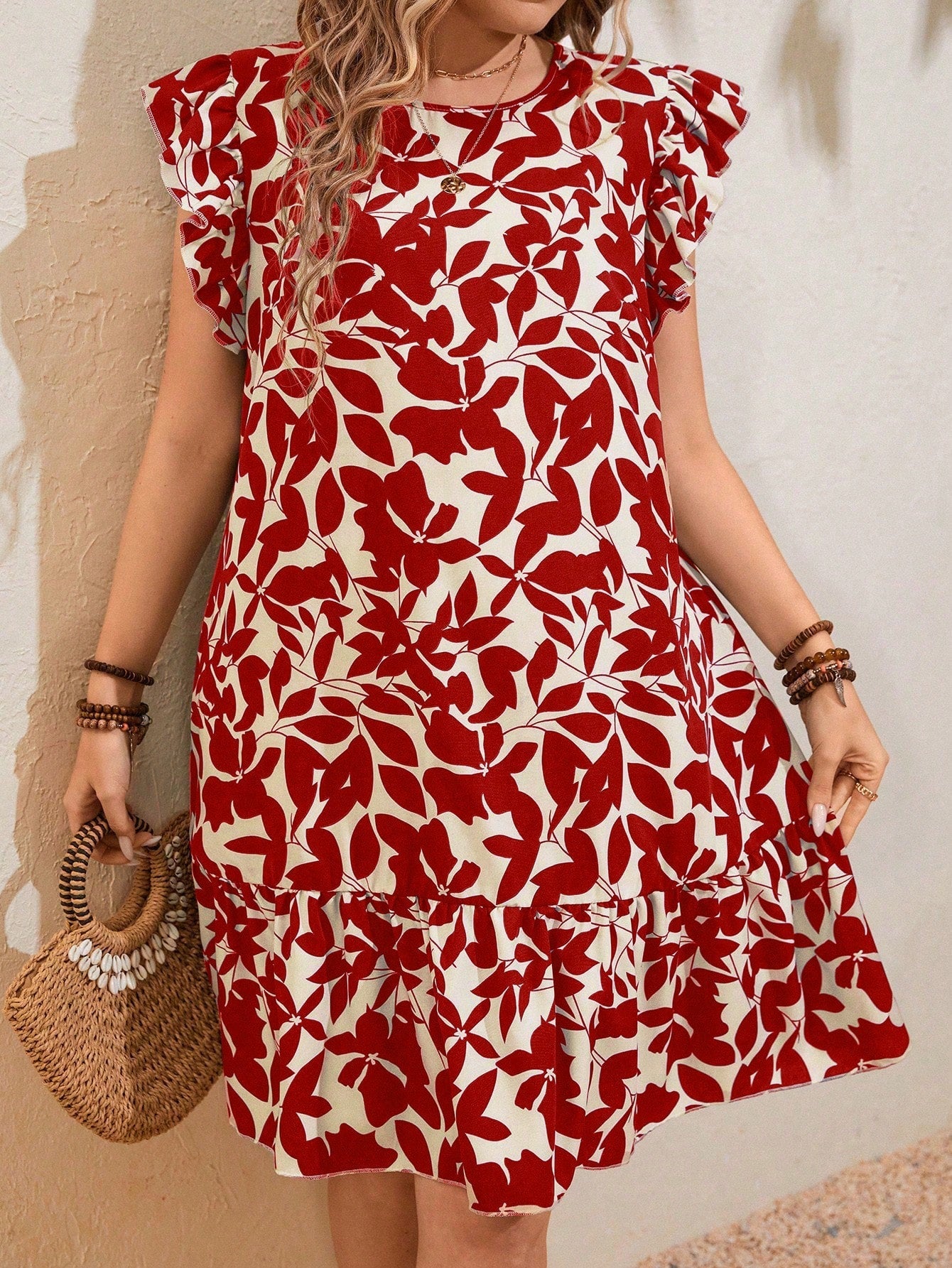 Vestido Plus Size Plissado com Babado
