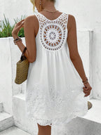 Vestido Sem Mangas com Laço e Recorte - La Lecce